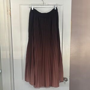 Chic Gradient Pleated Maxi Skirt